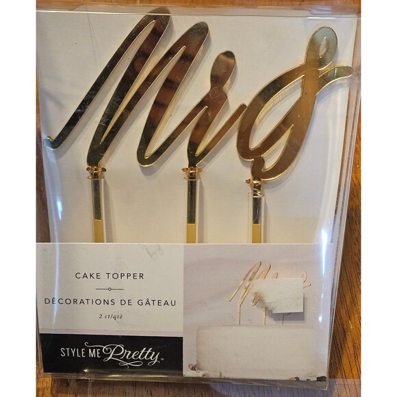 Mr. & Mrs. Cake Toppers New in Box Wedding Celebration Decor Party Engagement - Picture 3 of 5